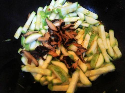 海虹可以和角瓜一起吃么,健康美味两不误