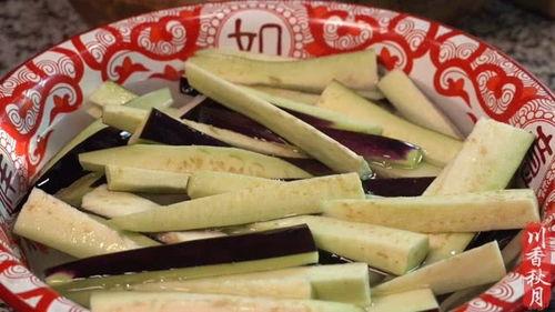 扯辣子茄子吃瓜,辣味茄子与清凉瓜果的夏日美味碰撞