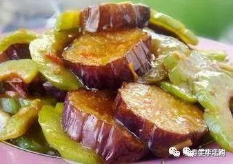 扯辣子茄子吃瓜,辣味茄子与清凉瓜果的夏日美味碰撞