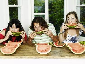 青栀在线吃瓜看戏,揭秘娱乐圈幕后风云，吃瓜看戏，尽享娱乐盛宴