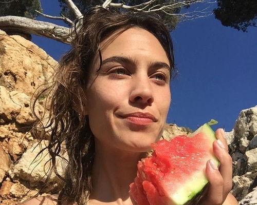 英圈吃瓜,揭秘娱乐圈背后的惊人真相