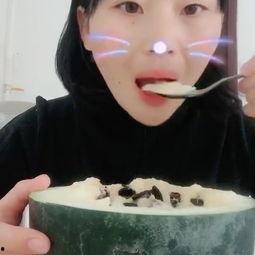 吃瓜自爆的视频,一场网络狂欢背后的真相