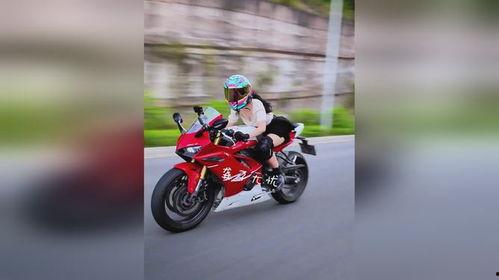 济南ktm女骑吃瓜