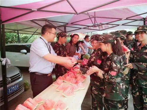 在韩国场务吃瓜